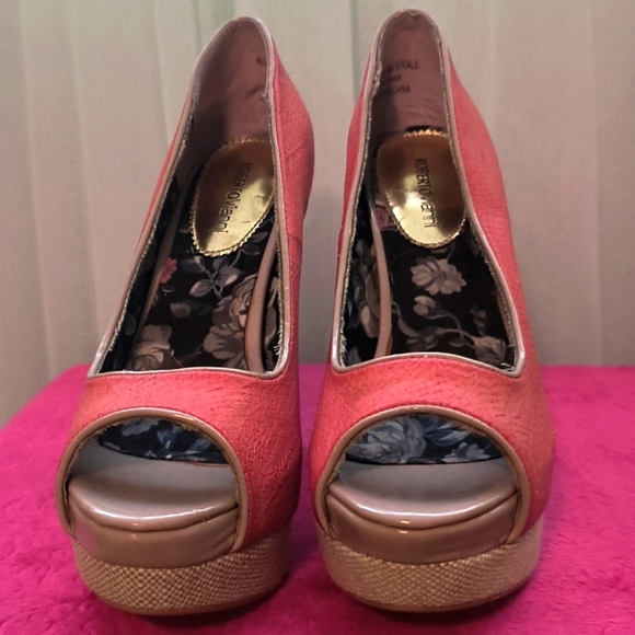 Platform peep toe heels, coral red, gold trim, cork heel, size 7us EUC - Picture 2 of 5